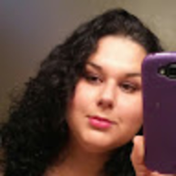 Meet your Posher, Lorena - Picture 1 of 1